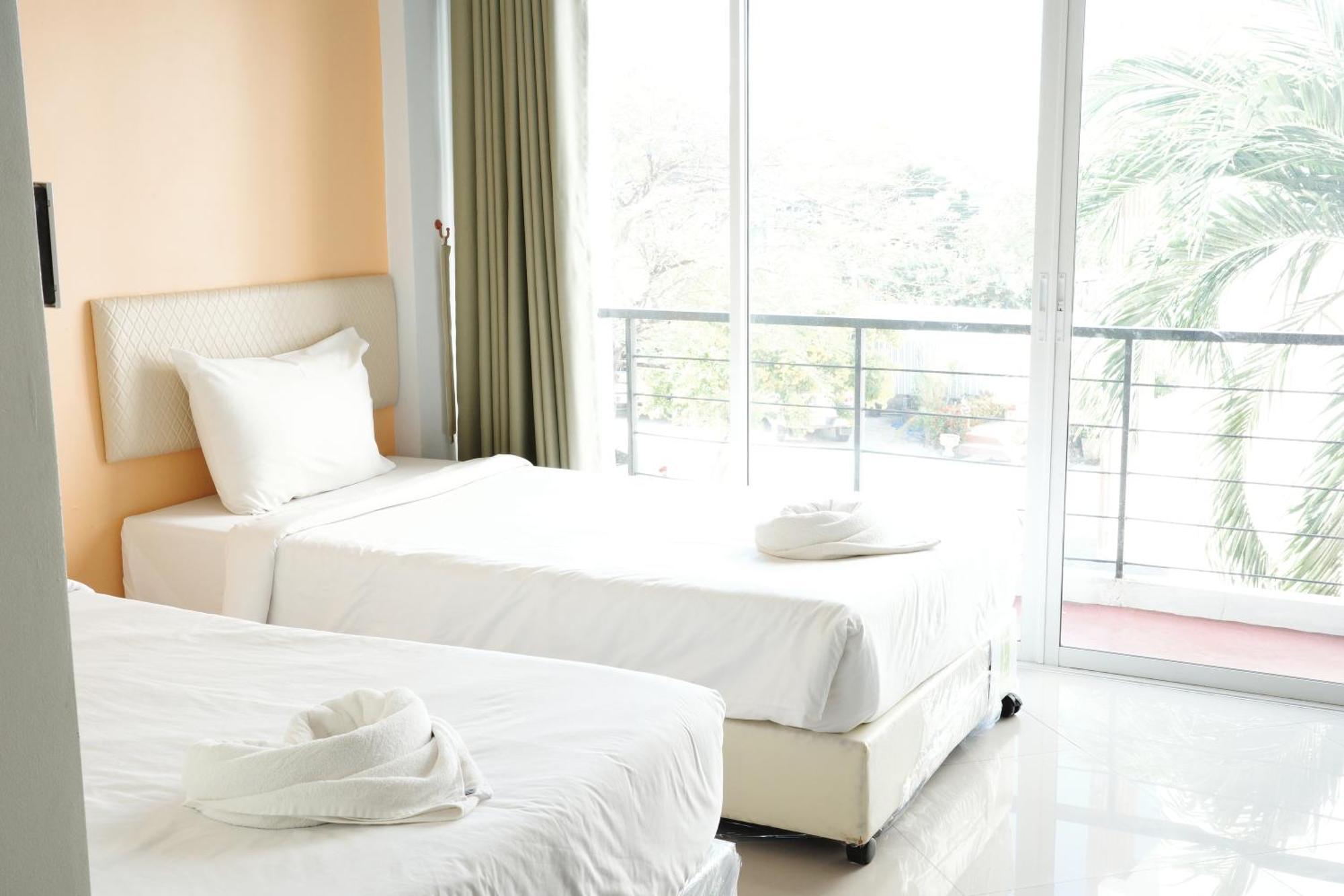 Bansuan Resort Nakhon Sawan Exterior foto